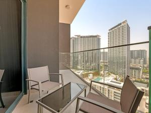 Stylish 1BR in Azizi BeachFront with Beach, Pool, Gym