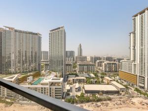 Stylish 1BR in Azizi BeachFront with Beach, Pool, Gym