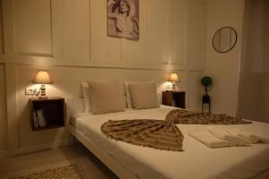 FLH - Little Paris 2BR Apartment with AC