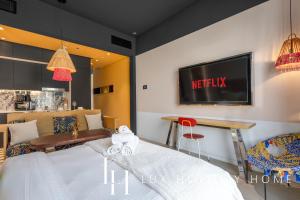 LUX The Five Star Modern Studio 2