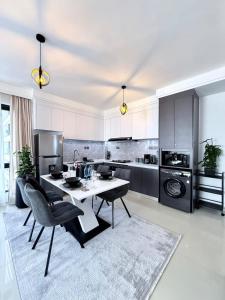 Luxe 2BR Westlands next to GTC and JW Marriott