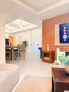 2BR and 1BR Spacious City Apartments with roof-top pool