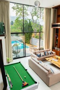 C2 Cosmic Central Pool Villa for 10, Daily Maid, Billiards, Near Nimman