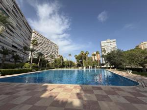 El Balcón del Mediterráneo con 3 dormitorios y piscina by Turihome