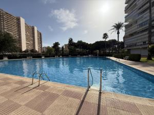 El Balcón del Mediterráneo con 3 dormitorios y piscina by Turihome