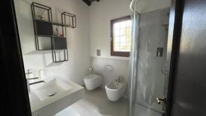Spacious Villa with Private Pool & Garden near Chianti