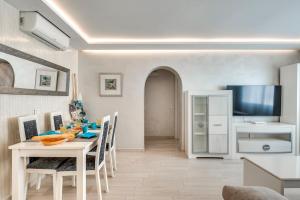LXR Arena Suites 2-bedroom suites steps from the ocean