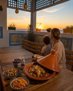 Banana Surf Camp - Yoga Vibe and Retreat Oceanfront