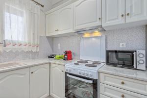 Old Bridge Waterfront View Apartment, Chalkida