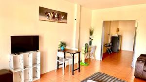 Klong Prao Beach, Spacious, with large balcony, sea view