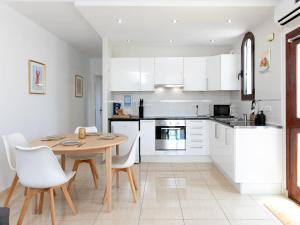 Apartment Perla del Mar by Interhome