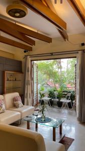 The Curated Stay 3BHK Near UB City & MG Road