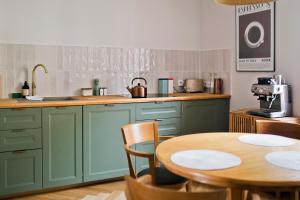 Apartament Powoli - Stare Miasto, 62m2, zieleń, design, darmowy parking