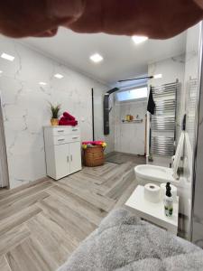 Villa petroula Cozy Modern Home & Private Garden