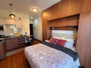 Luxury Apartment - City Views, Gym, Work & Mall