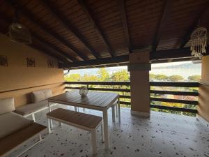 Horizon lake view