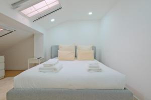 Velvet Chiado 2BR Apartment