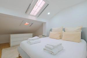 Velvet Chiado 2BR Apartment