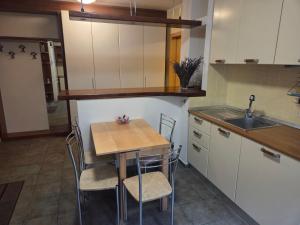 Tudor Central Apartment