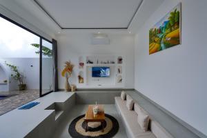 Artsya Villa - New &Modern 2BR Tropical Canggu Private Pool Villa