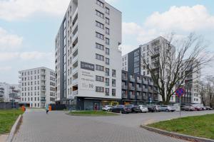 Modern Studio with Parking Close to Metro in Warsaw by Noclegi Renters