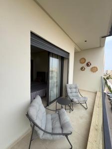 Beach Apartment with Pools, Gym & Parking - Beachland Residence