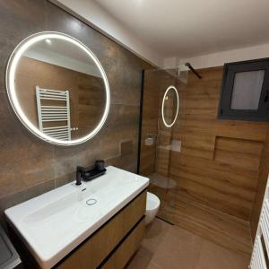 Ernest Athens Penthouse