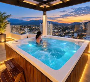 APARTASUITE DE LUJO VISTA AL MAR CERCA A LA PLAYA con ROOFTOP