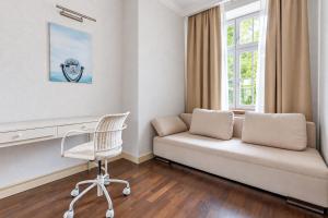 Szeroka Old Town Apartment by Lion Apartments