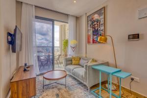 Top Floor 7 Star 1BR w Views and Rooftop Pool in Westlands