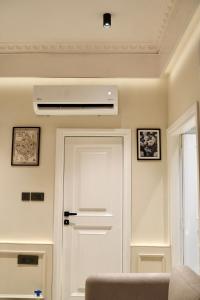Blue Olive Stays - Modern Heritage 2BHK in Jaipur