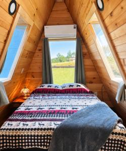 Newly built tiny A-frame cabin near Luray Caverns & Shenadoah National Park