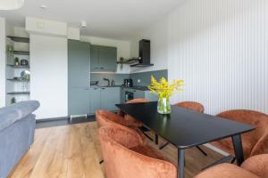 Baltica Towers Seaside with Gym, Tennis & Sauna by Lion Apartments
