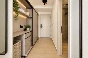Spacious 2BR with 2 Baths Balcony & City Views
