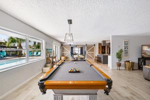 Canal Front Beach Home-Private Pool-Boat Dock