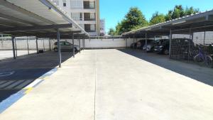 Impeccable apartment parking and extras