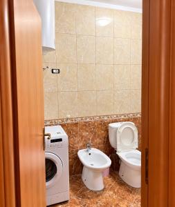 Central Tirana 2BR l Big Balcony l Free Parking