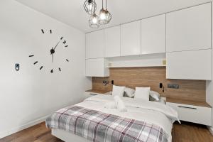 Strażacka Elegant Apartment by BookingHost