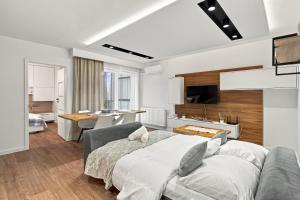 Strażacka Elegant Apartment by BookingHost