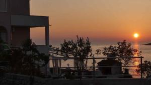 Studio Beachfront in Razanj-Sibenik Riviera 7145