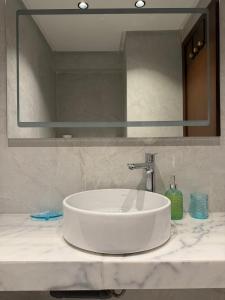 Appartement au centre-ville avec piscine