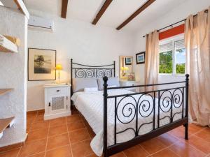 Countryside Escape Just Minutes from the Coast