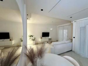 White House Apartments