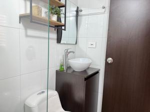 Central and spacious loft 5 minutes from Provenza Medellín