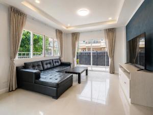 Fully Renovated 4Bdr home in Supalai Essence