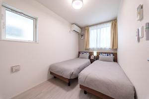 ZUSHI BEACH BASE 逗子ビーチベース - Near Kamakura, 1 min to Beach & Desk
