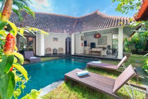 5 Bedroom Villa Etnik in Seminyak with Big Garden and Private Pool