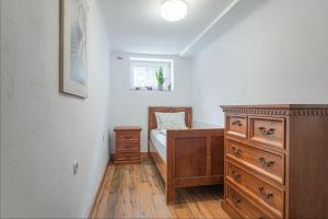 Janas Garden House with Hot Tub