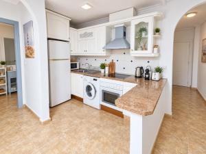 NEW Sunshine Apartment with pool