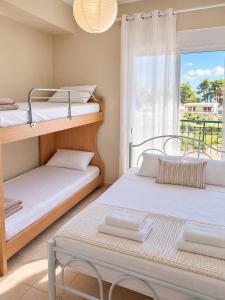 E&M VILLA SEA VIEw III